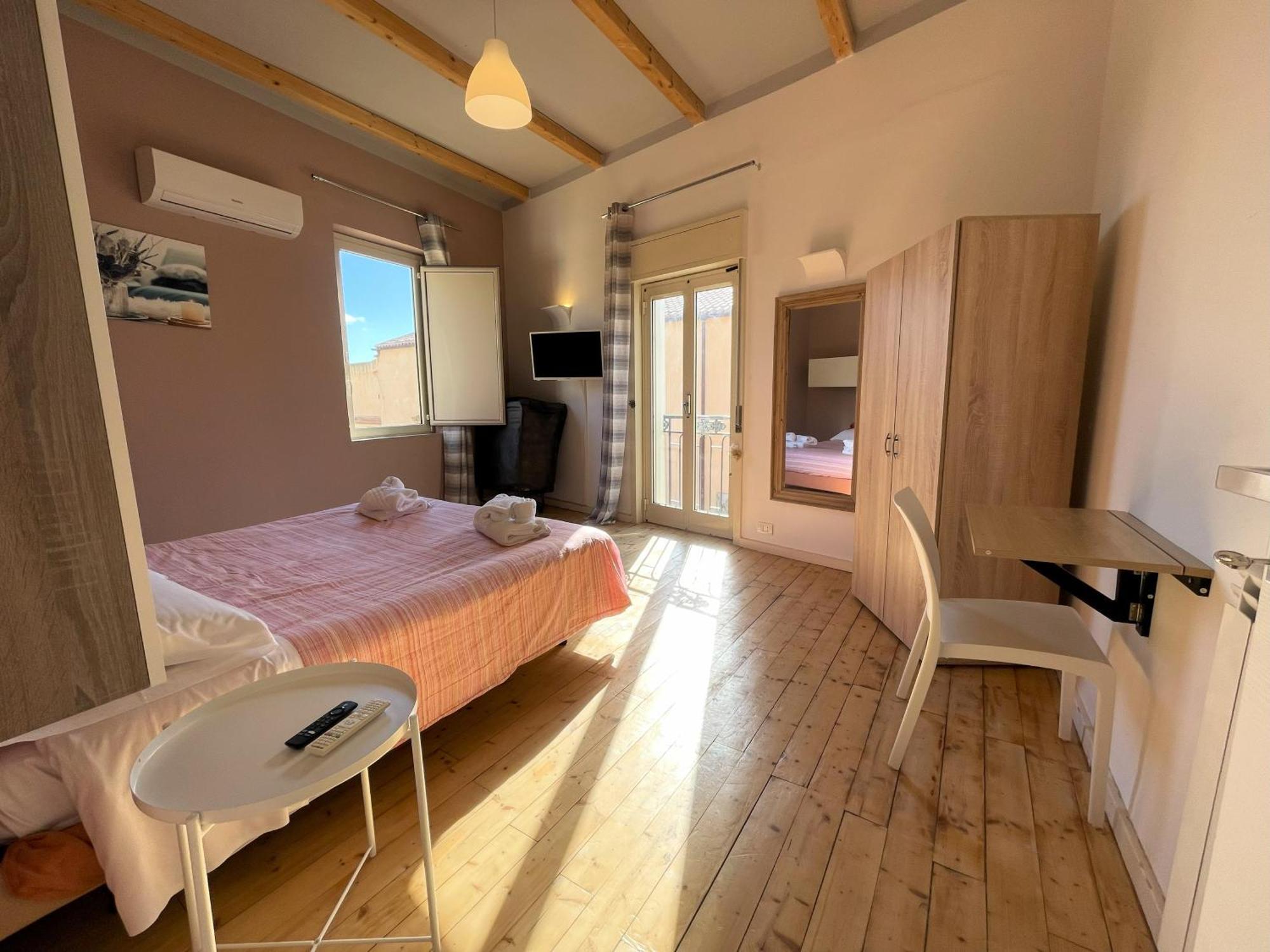 2 Apartments - Akragas Home 1 & 2 On Via Atenea City Center With View Agrigento Exterior photo